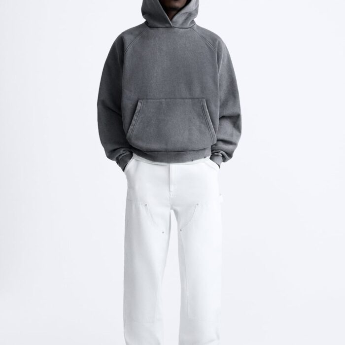 Sweatshirt with hood